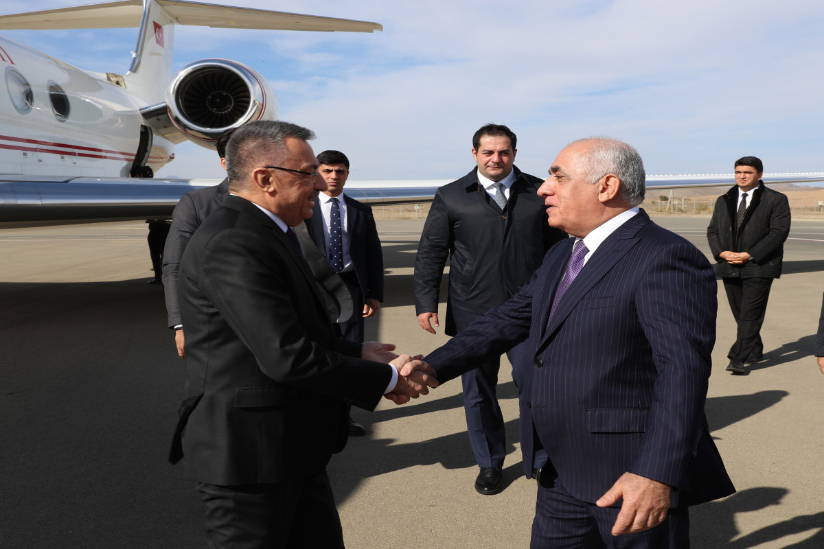 Türkiyənin Vitse-prezidenti Füzuli aeroportu ilə tanış olub, Şuşaya yola düşüb