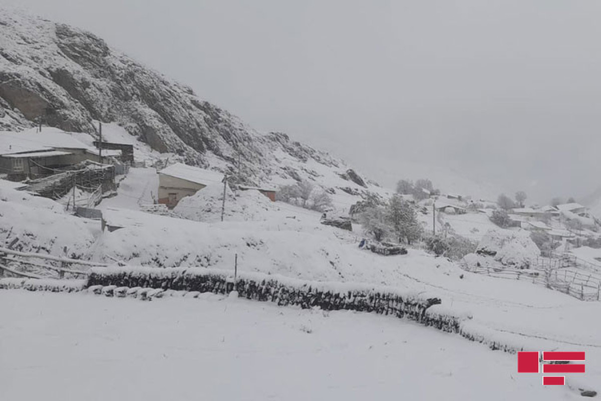 В горных населенных пунктах Губы и Гусара выпал снег