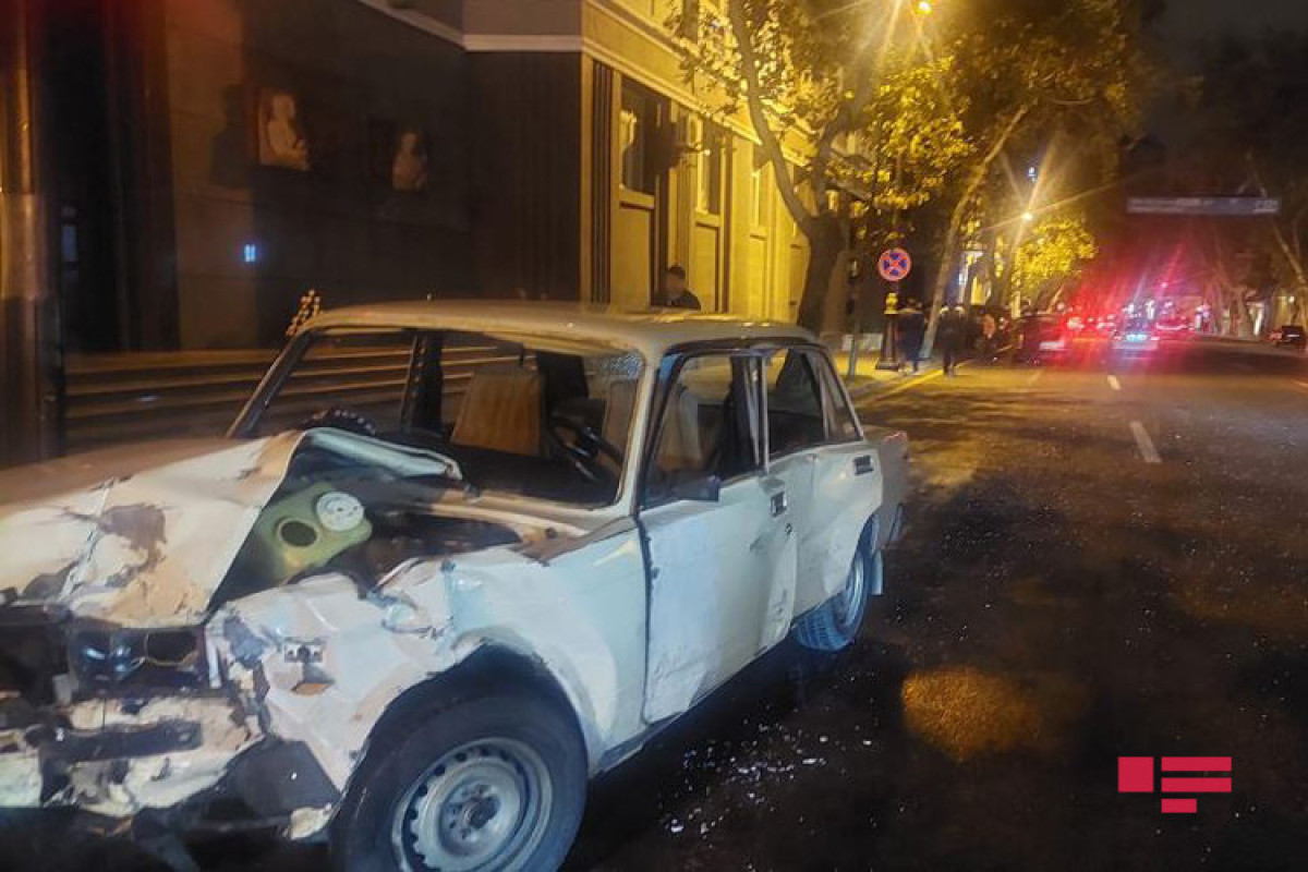 В центре Баку произошла авария, есть пострадавшие