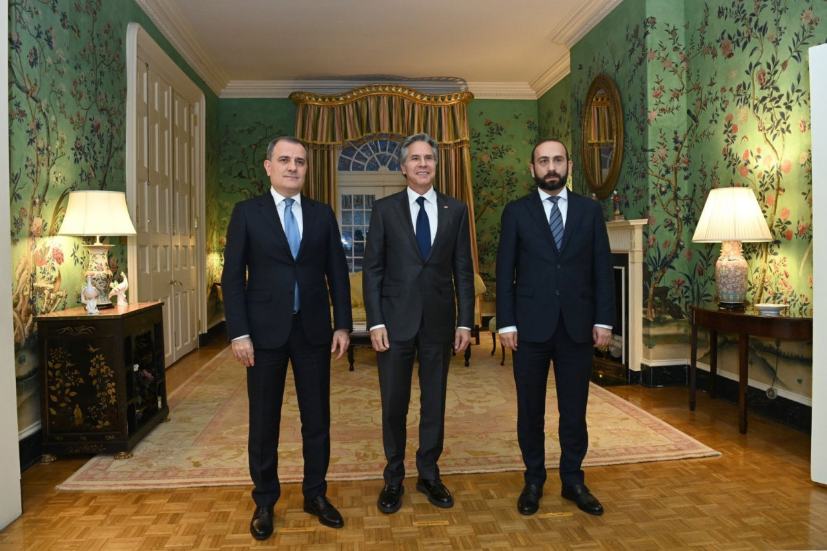 Trilateral meeting of Azerbaijani and Armenian FMs with US Secretary of State kicks off