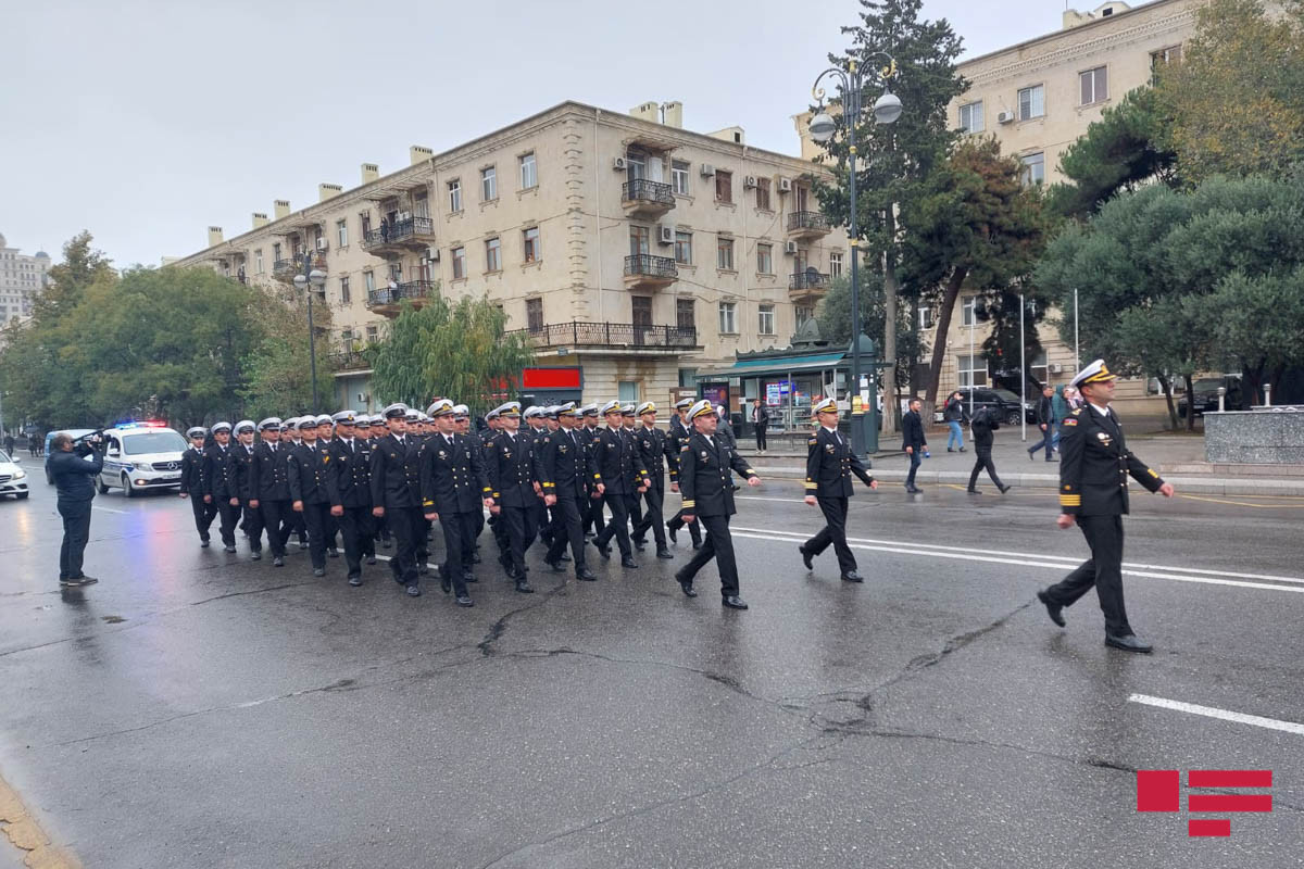 В Баку прошло шествие в сопровождении военного оркестра - ФОТО - ОБНОВЛЕНО 
