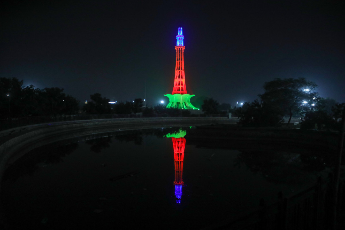 Самая высокая башня Пакистана осветилась в цвета азербайджанского флага - ФОТО 