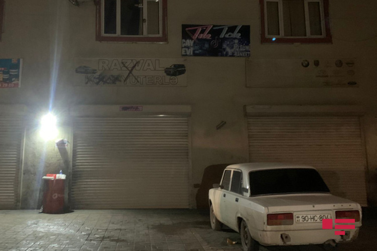В Баку между посетителями и работниками кафе произошла драка из-за счета-ФОТО 