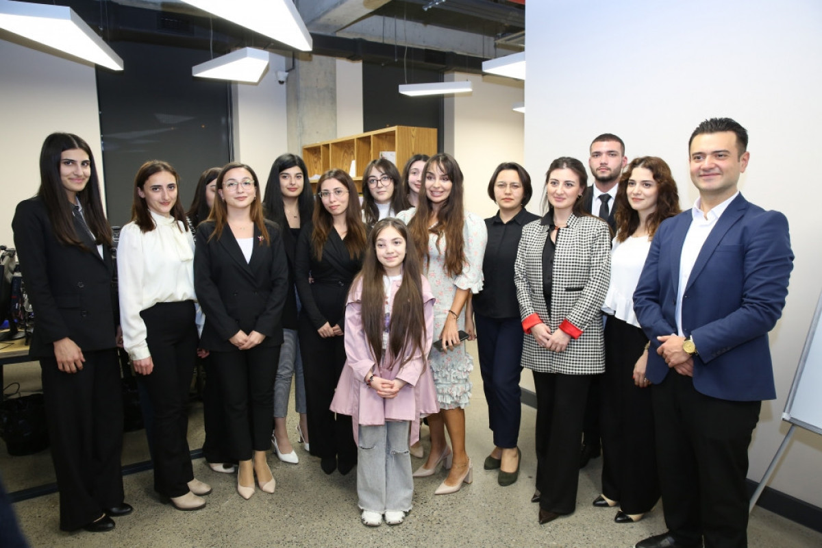 Лейла Алиева посетила Центр инклюзивного развития и творчества DOST