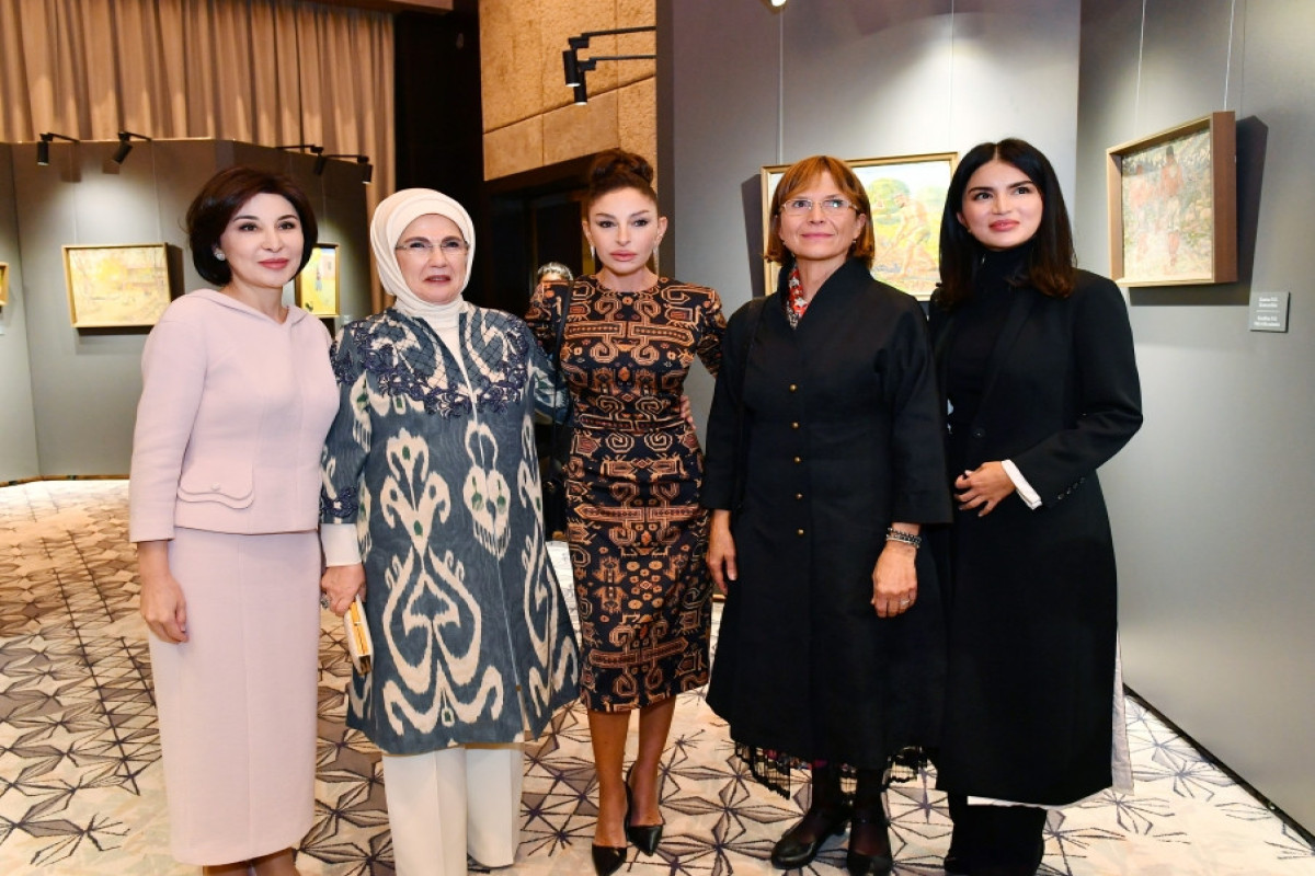 First Lady of Azerbaijan Mehriban Aliyeva viewed "Colors of Uzbekistan" exhibition in Samarkand-PHOTO 