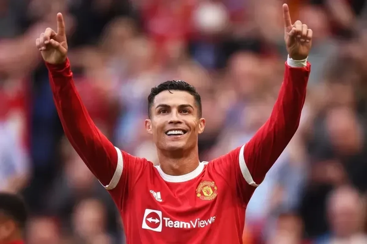 Ronaldo: “PSJ-yə keçməyi xəyal edirəm”