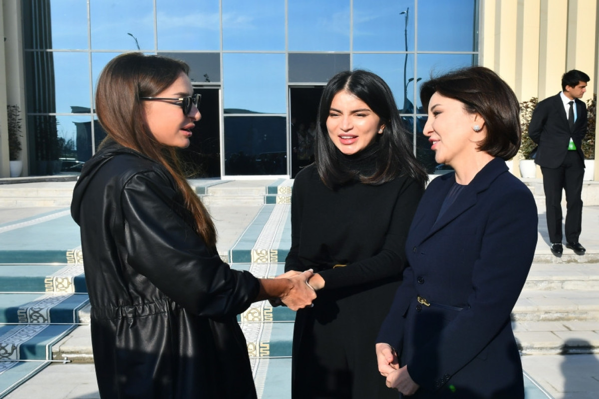 First Lady of Azerbaijan Mehriban Aliyeva viewed “Illusions of time” exhibition in Samarkand