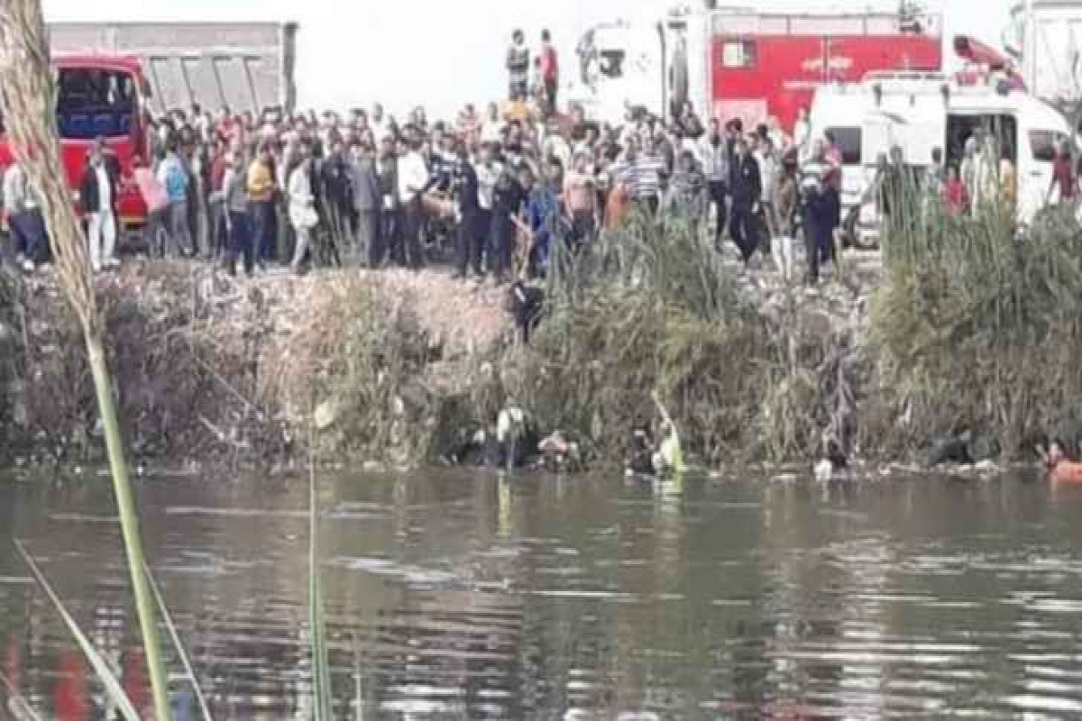 Nineteen dead in Egypt after bus falls into canal - Health Ministry