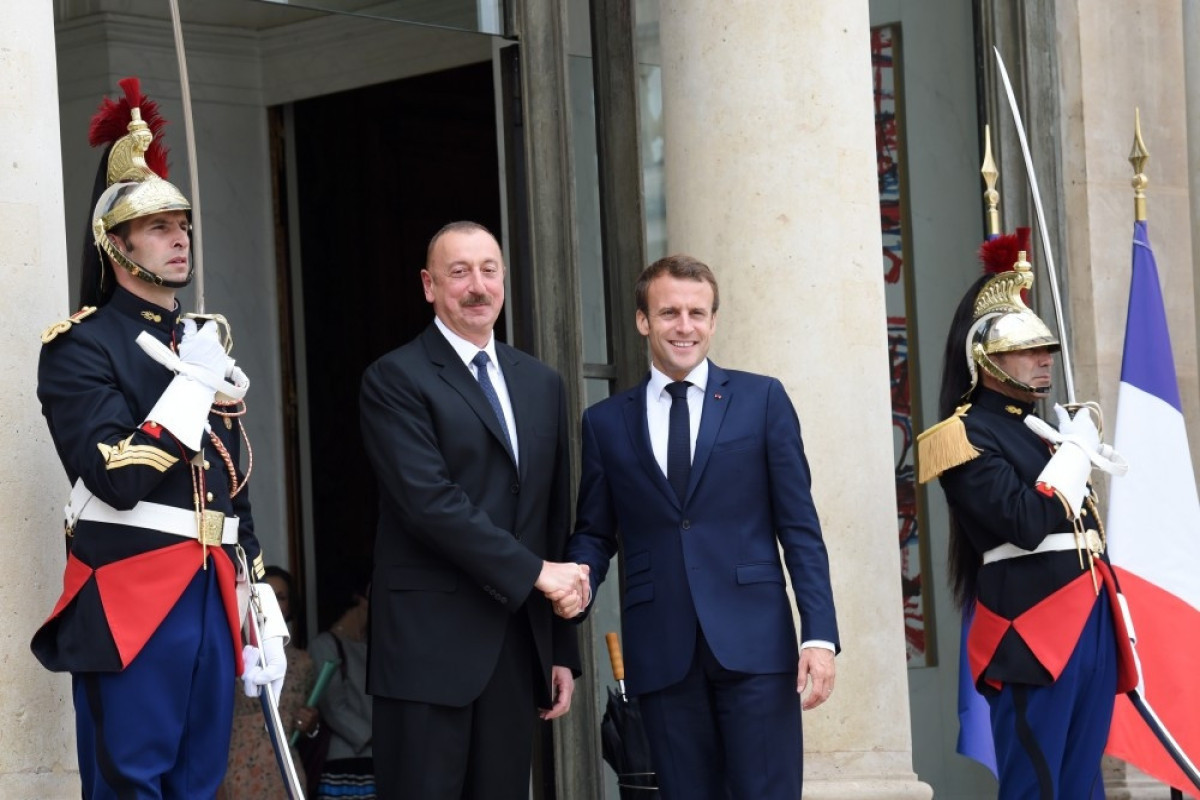 Azerbaijani and French Presidents held a phone conversation