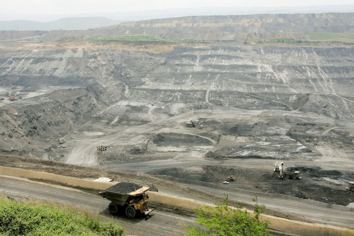 Workers block Colombia coal miner Cerrejon