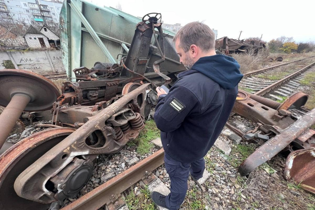 Ukraine restores railway connection with Kherson