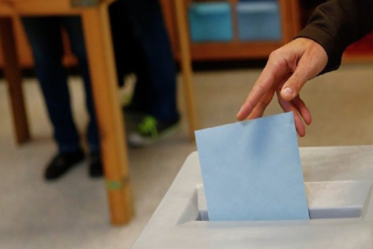 Sloveniyada prezident seçkilərinin ikinci turunda səsvermə başlayıb