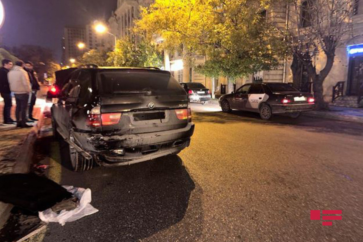 В центре Баку столкнулись два автомобиля, есть пострадавший-ФОТО 