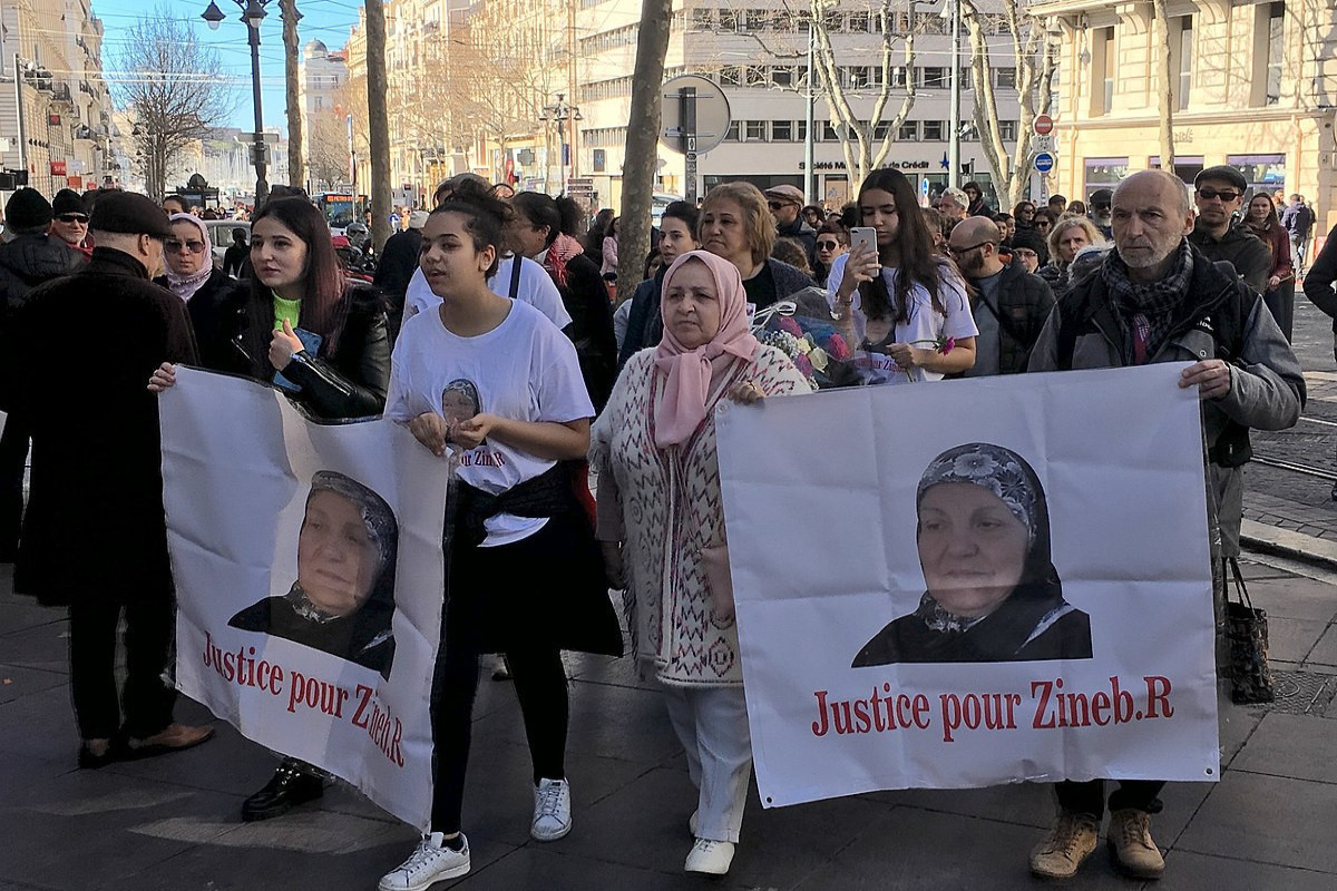 Во Франции начался сбор подписей для петиции в связи с убийством полицейскими алжирки Зинеб Редуан