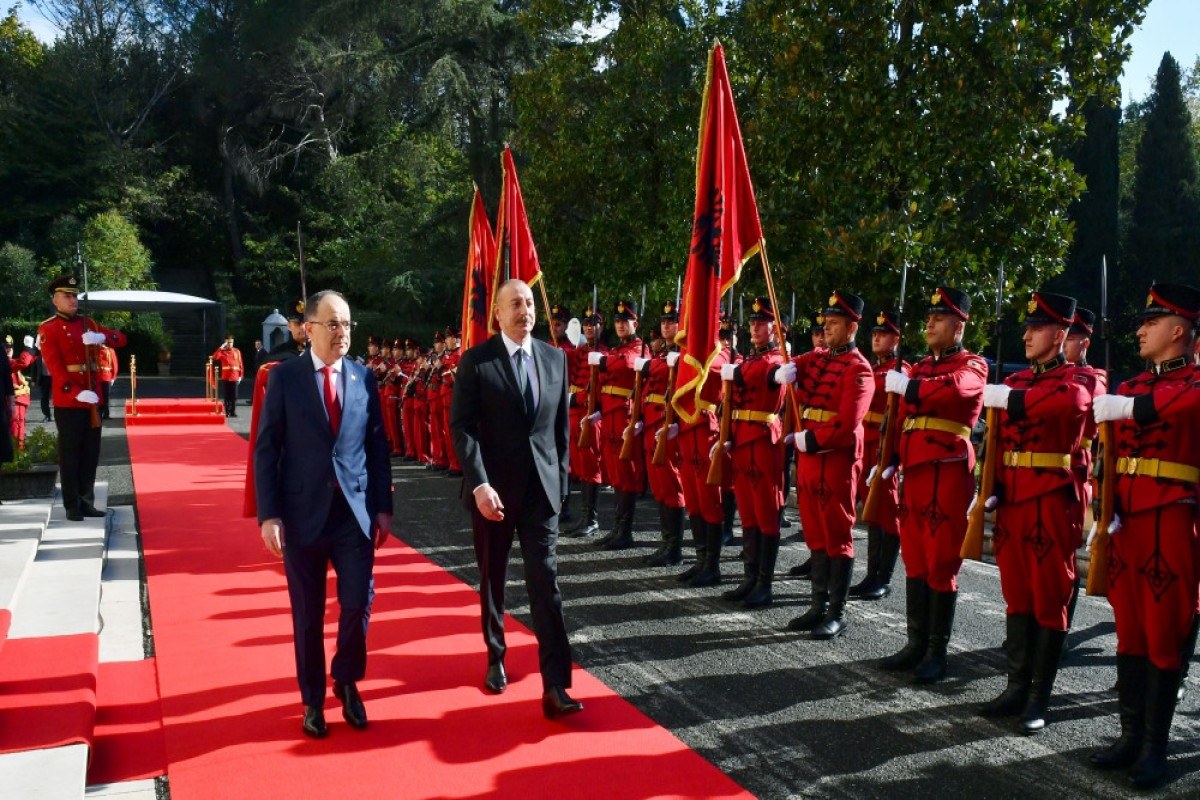 Azərbaycan Prezidentinin Tiranada rəsmi qarşılanma mərasimi olub - VİDEO 