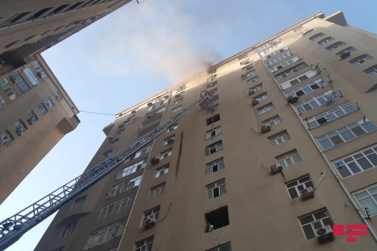 Пожар в жилом доме в Баку потушен, 12 человек эвакуированы - ОБНОВЛЕНО-1 