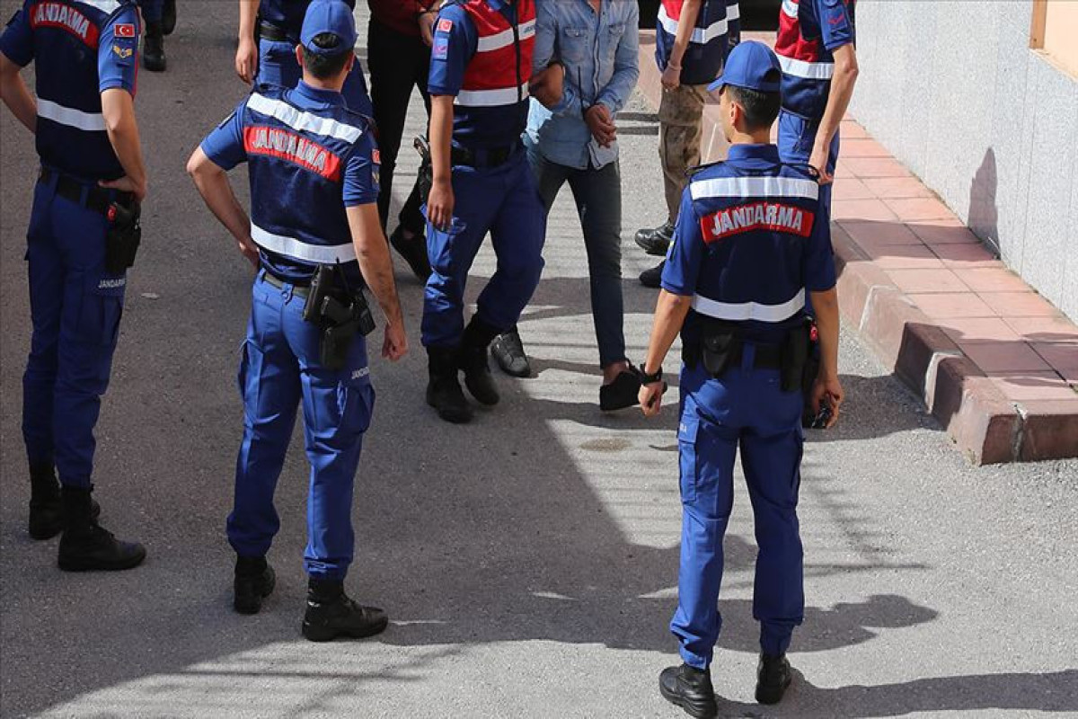 8 people, 3 of whom were FETÖ members, were caught trying to cross into Greece illegally