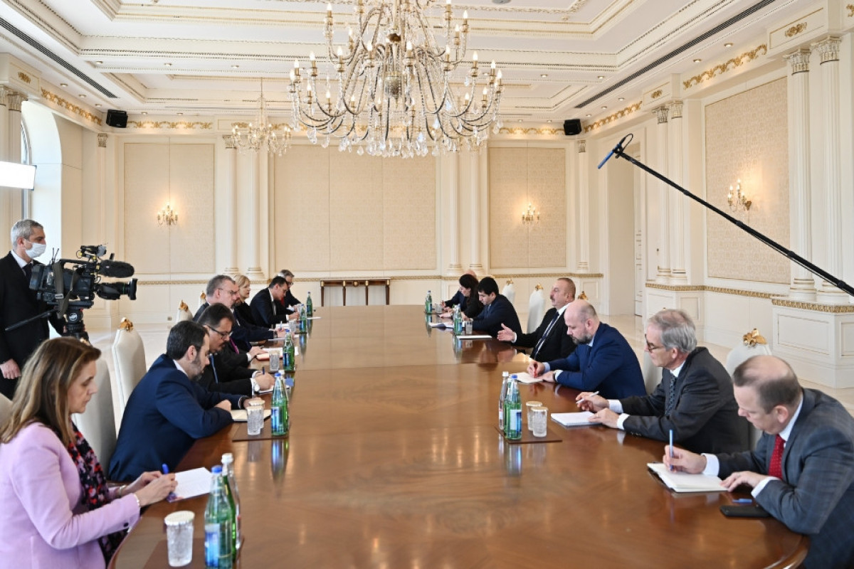 Президент: Они хотят включить в мирный договор вопросы, касающиеся армянского меньшинства в Азербайджане. Этого не будет