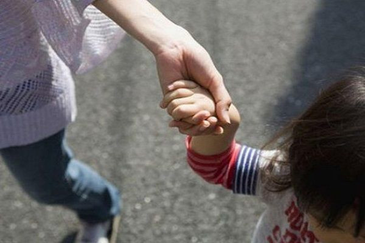 Bakıda ana azyaşlı uşağı ilə birlikdə itkin düşüb