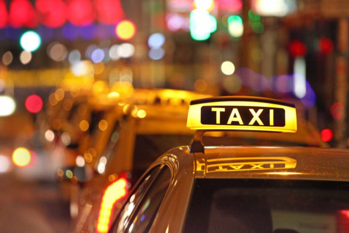 МВД: Наказаны водители такси, сделавшие неэтичные предложения пассажиркам