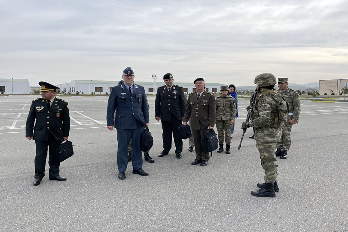 Представители Верховного штаба союзных сил НАТО в Европе посетили воинскую часть