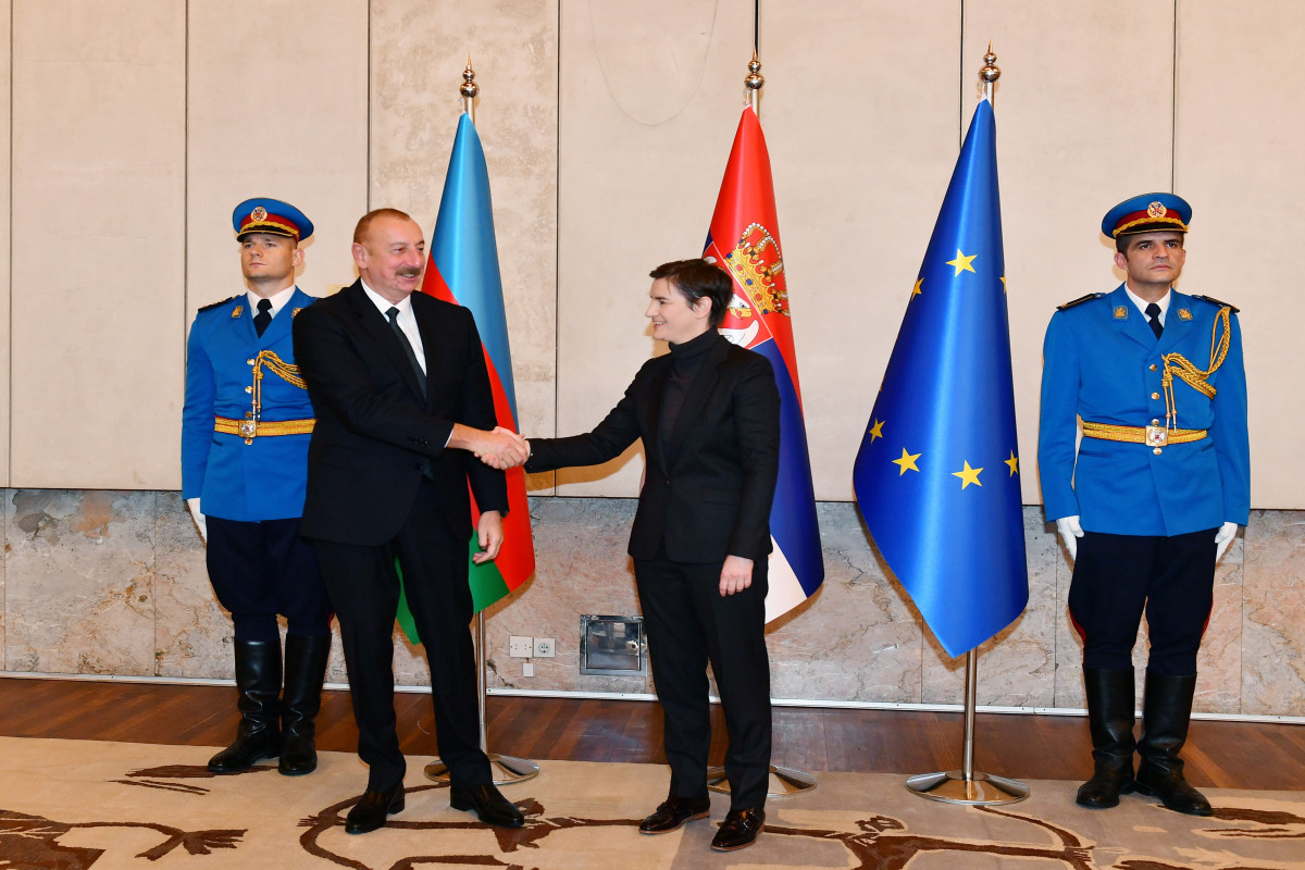 Состоялась встреча Президента Ильхама Алиева с премьер-министром Сербии в расширенном составе