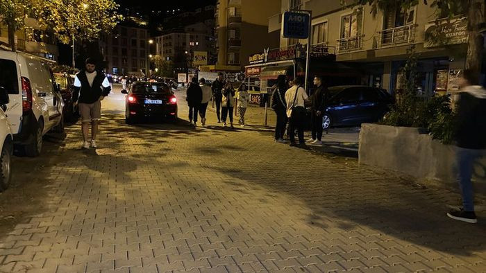 Türkiyənin Düzce rayonunda baş verən güclü zəlzələdə 22 nəfər yaralanıb - YENİLƏNİB - FOTO 