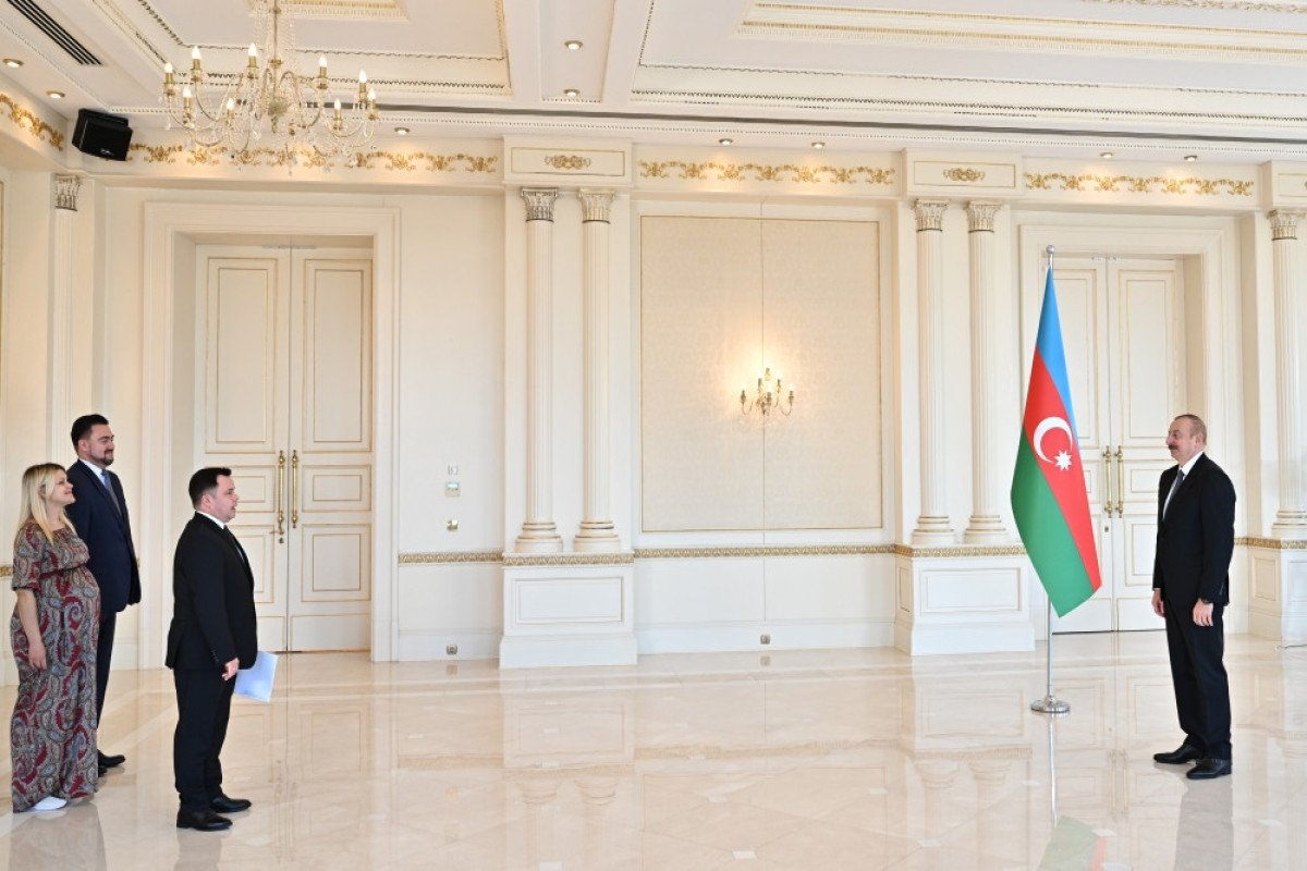 President Ilham Aliyev received credentials of incoming ambassador of Moldova-UPDATED 
