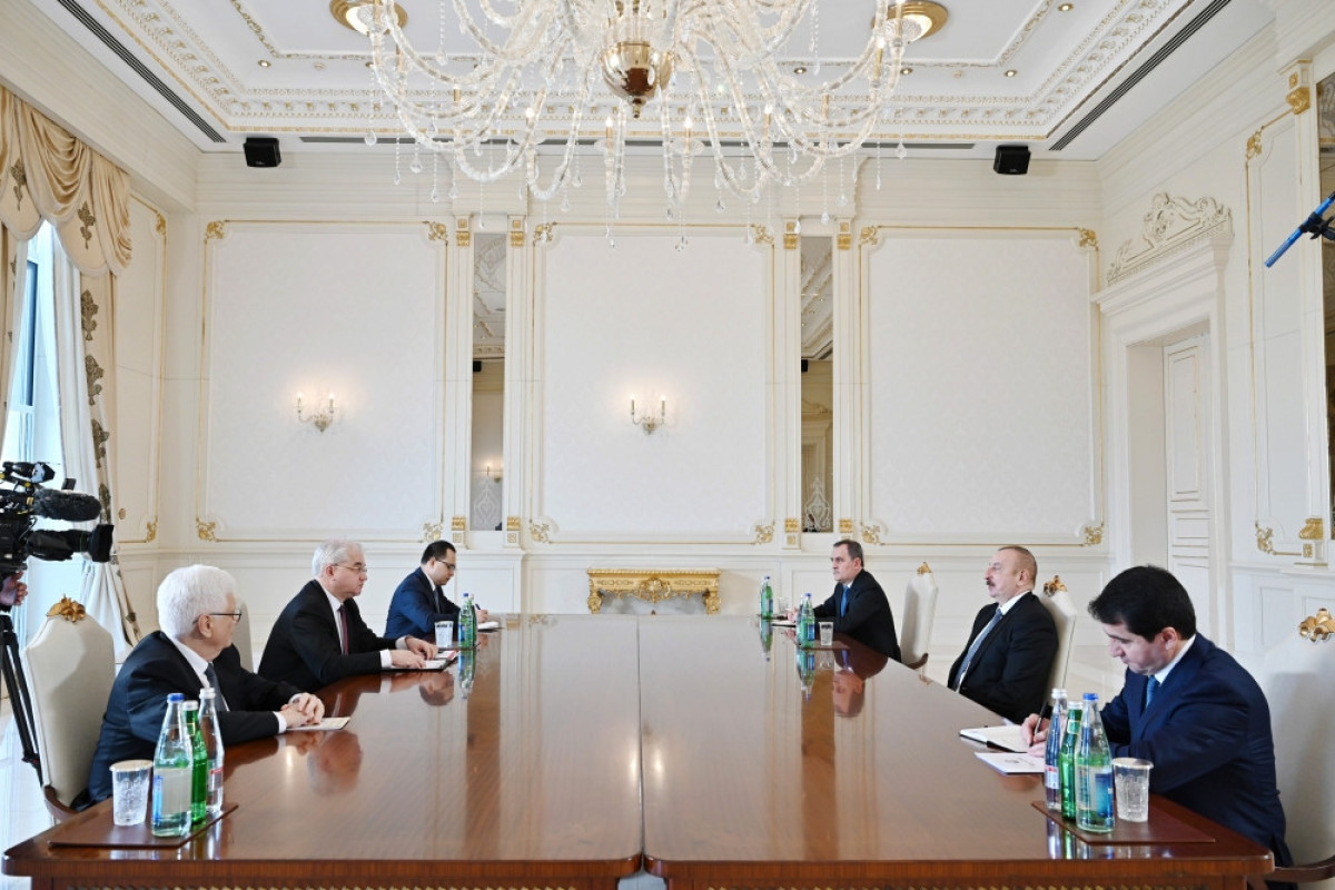 Президент принял спецпредставителя МИД РФ по нормализации азербайджано-армянских отношений