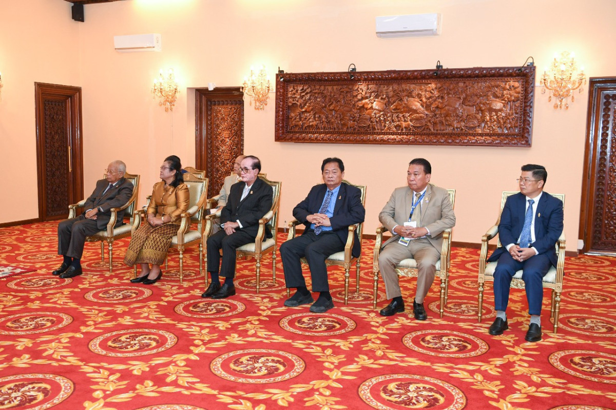 Сахиба Гафарова встретилась с председателем Сената Королевства Камбоджа