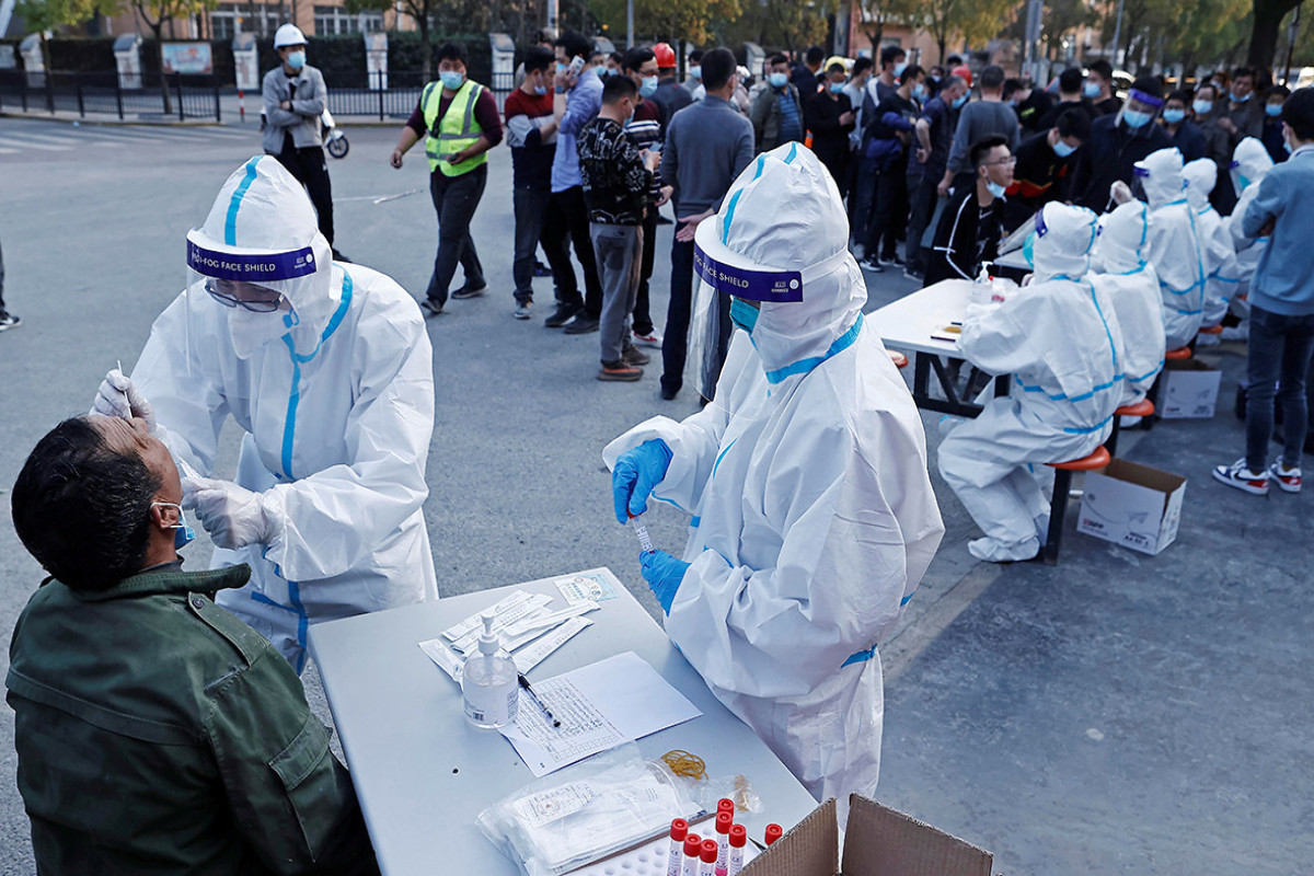 В Китае за сутки выявили 33 тыс. новых случаев заражения коронавирусом