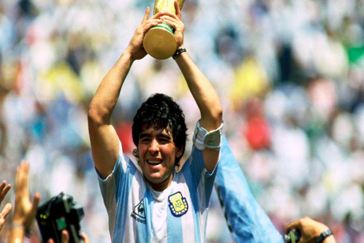 Сборная Аргентины и ФИФА почтили память Диего Марадоны
