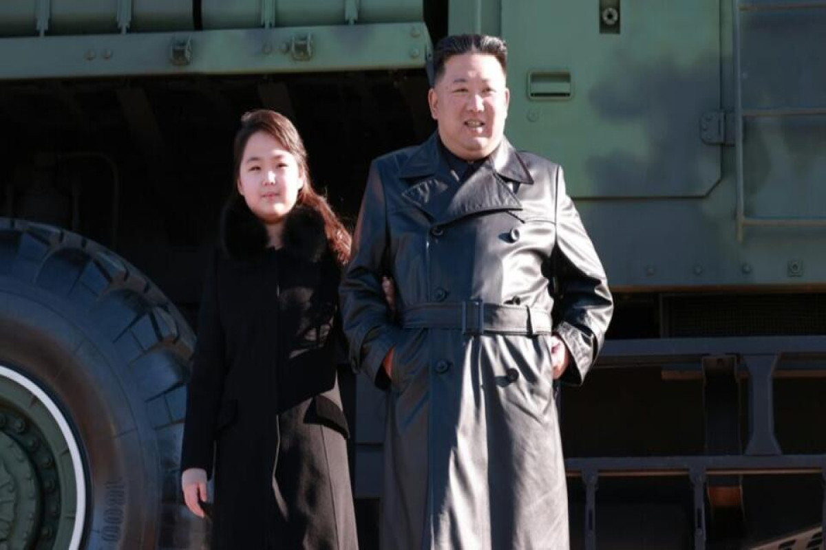 Ким Чен Ын  с дочерью