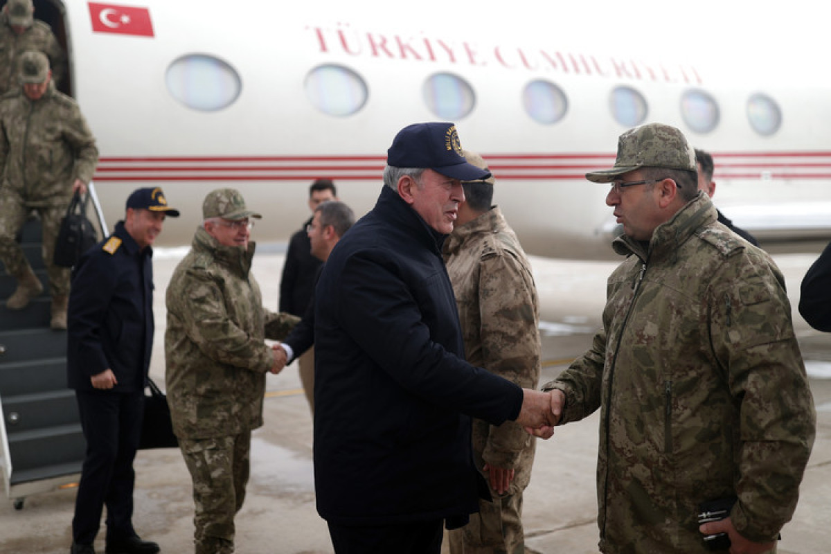 Министр национальной обороны Турции Акар посетил границу с Ираком