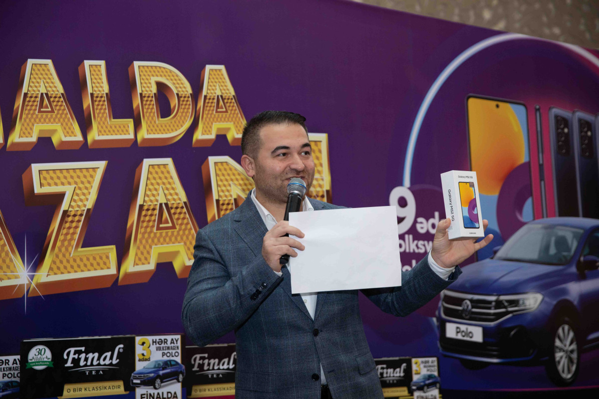 “Finalda qazan!” lotereyasının 1-ci tirajının qaliblərinə mobil telefonlar təqdim edilib