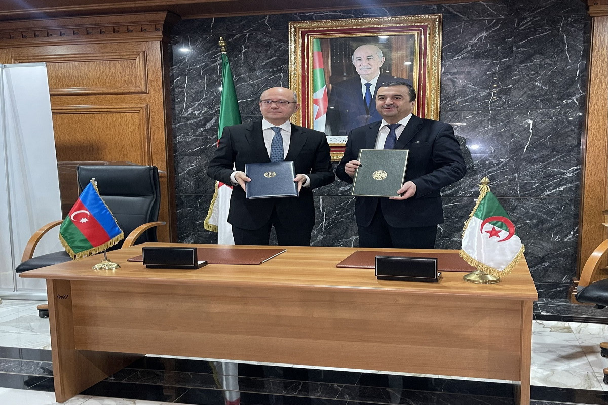 Azerbaijan, Algeria ink cooperation document in oil and gas field
