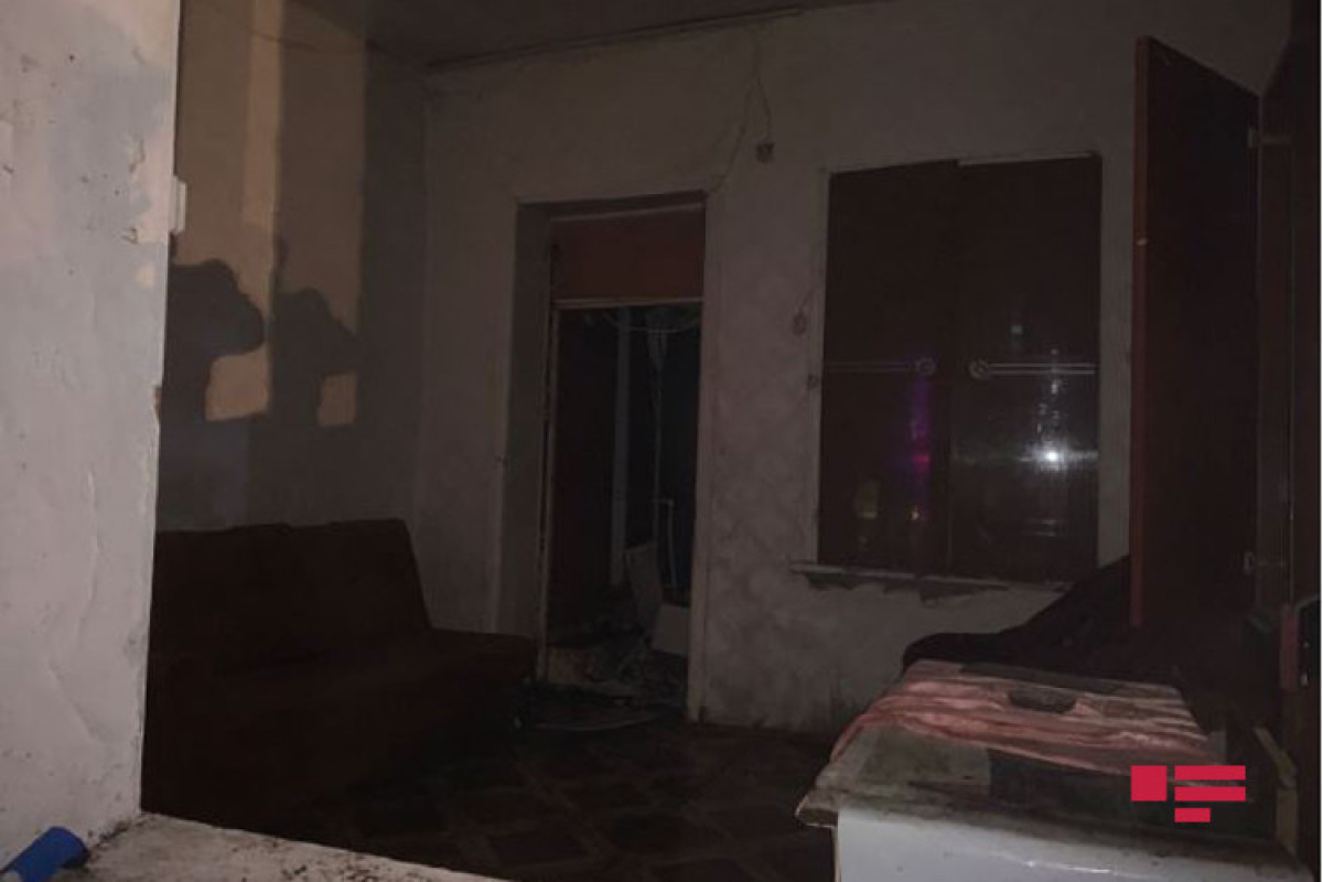 МЧС: Пожар в Баку повредил три квартиры-ФОТО -ВИДЕО -ОБНОВЛЕНО 