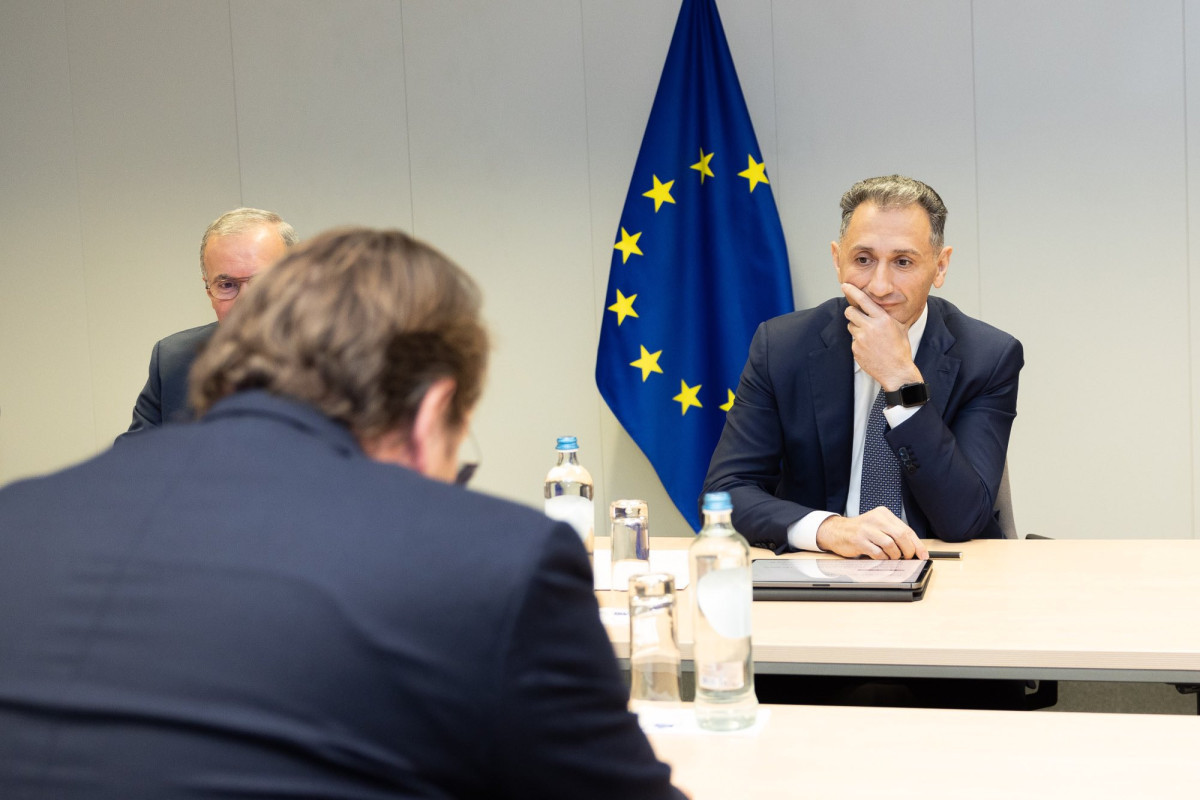 Rashad Nabiyev meets with EU Commissioner for Neighbourhood and Enlargement
