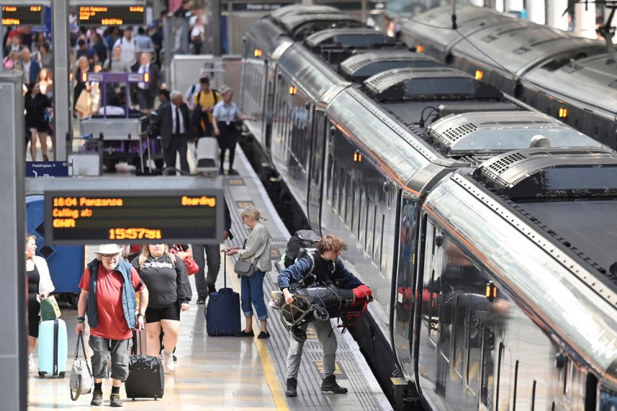 Fresh strikes set to paralyse British rail network
