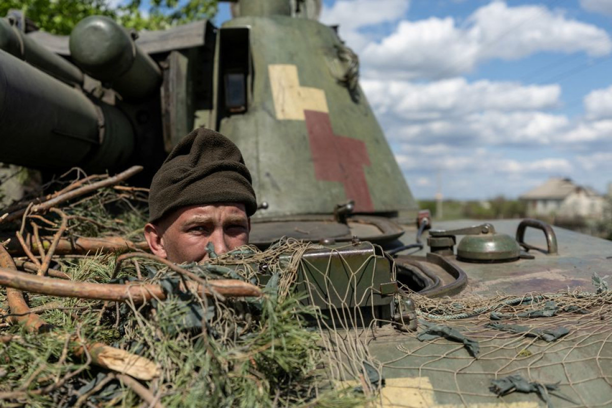 Ukraine forces enter Lyman, Kyiv says Russian troops surrounded