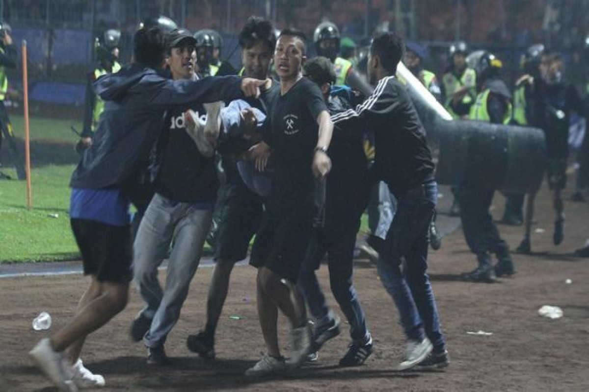 Беспорядки на стадионе в Индонезии