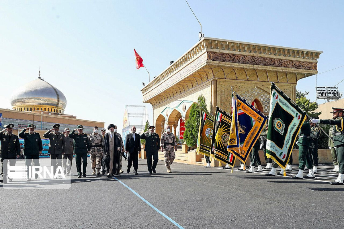 Хаменеи принял участие в церемонии выпуска Полицейской академии -<span class="red_color">ФОТО