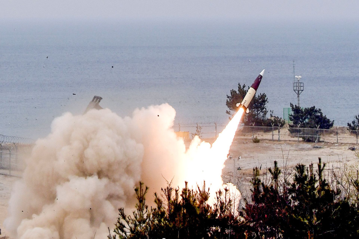 В Южной Корее заявили, что скорость ракеты КНДР достигла 17 Махов, высота полета 970 км