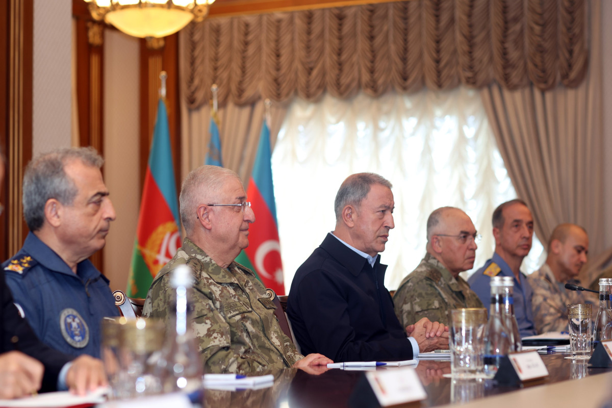 Встреча министров обороны Азербайджана и Турции