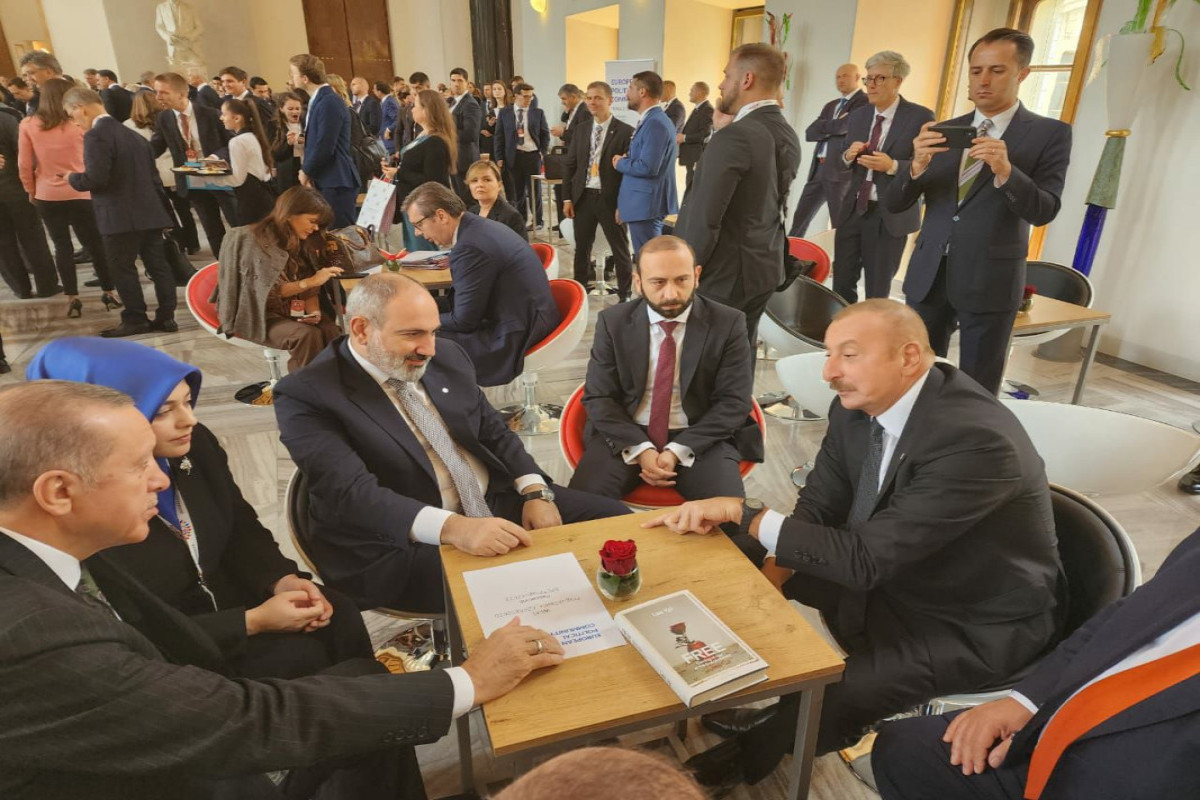 В Праге состоялась неформальная встреча лидеров Азербайджана, Турции и Армении