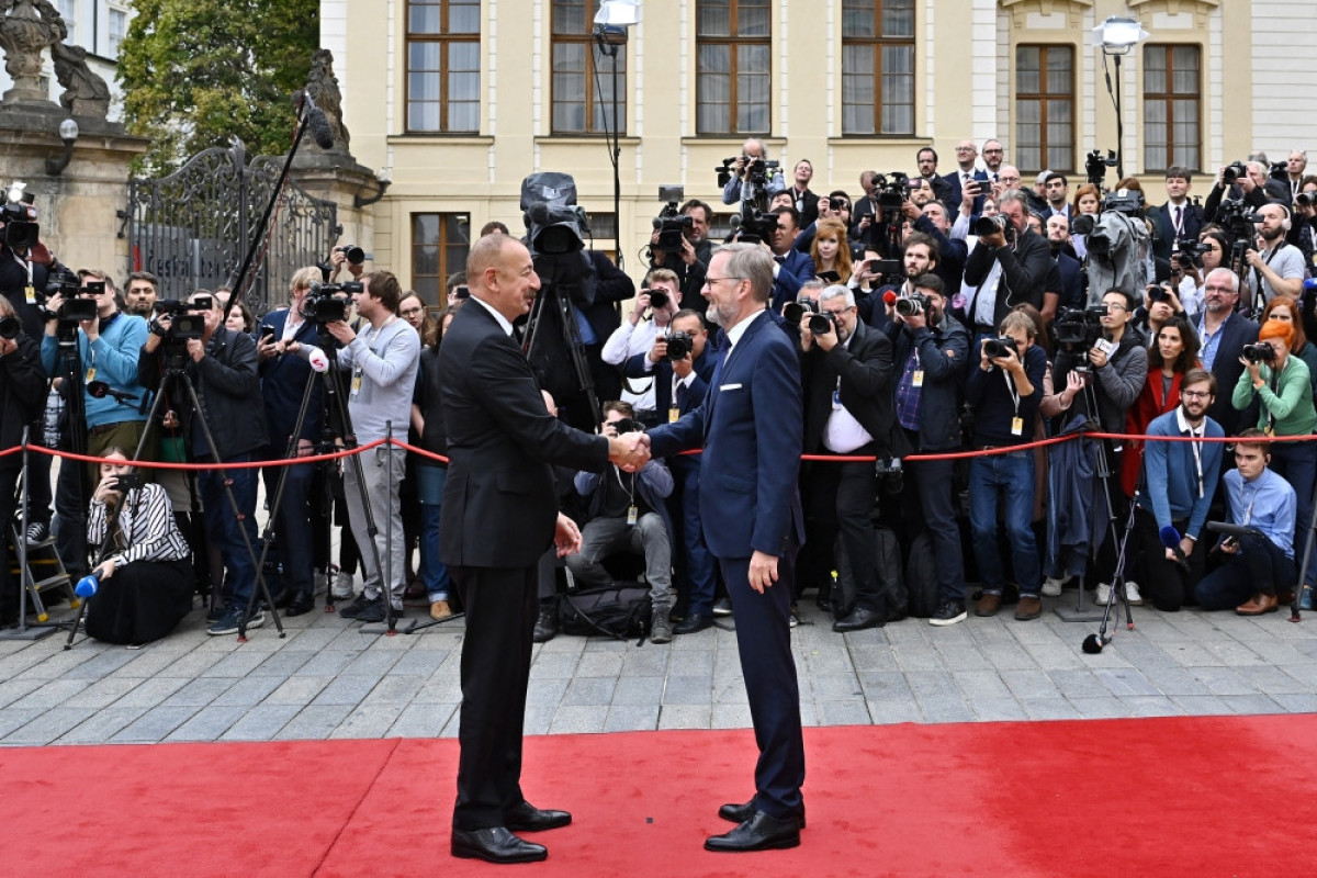 Inaugural meeting of European Political Community Summit gets underway in Prague, Azerbaijani President attends the meeting