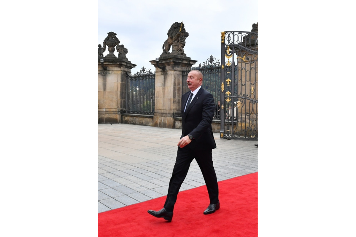 В Праге началась пленарная сессия открытия саммита «Европейское политическое сообщество», Президент Ильхам Алиев принял участие в сессии-ОБНОВЛЕНО 