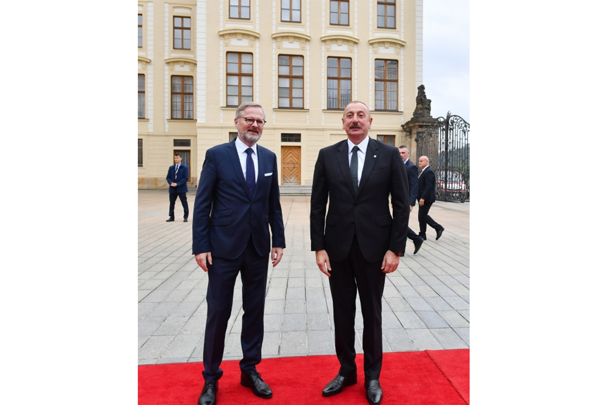 В Праге началась пленарная сессия открытия саммита «Европейское политическое сообщество», Президент Ильхам Алиев принял участие в сессии-ОБНОВЛЕНО 
