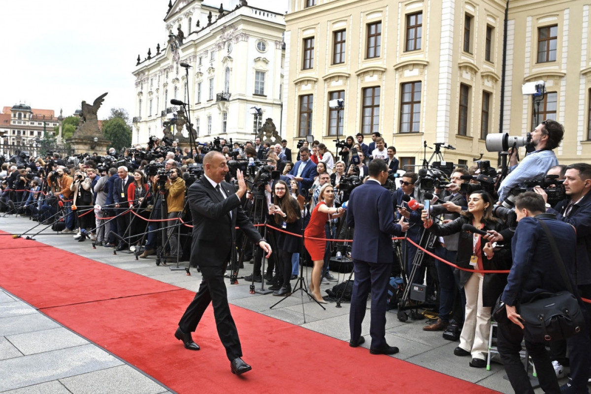 В Праге состоялся «круглый стол» на тему «Мир и безопасность на европейском континенте»,  Президент Ильхам Алиев принял участие в  мероприятии -ОБНОВЛЕНО 1 
