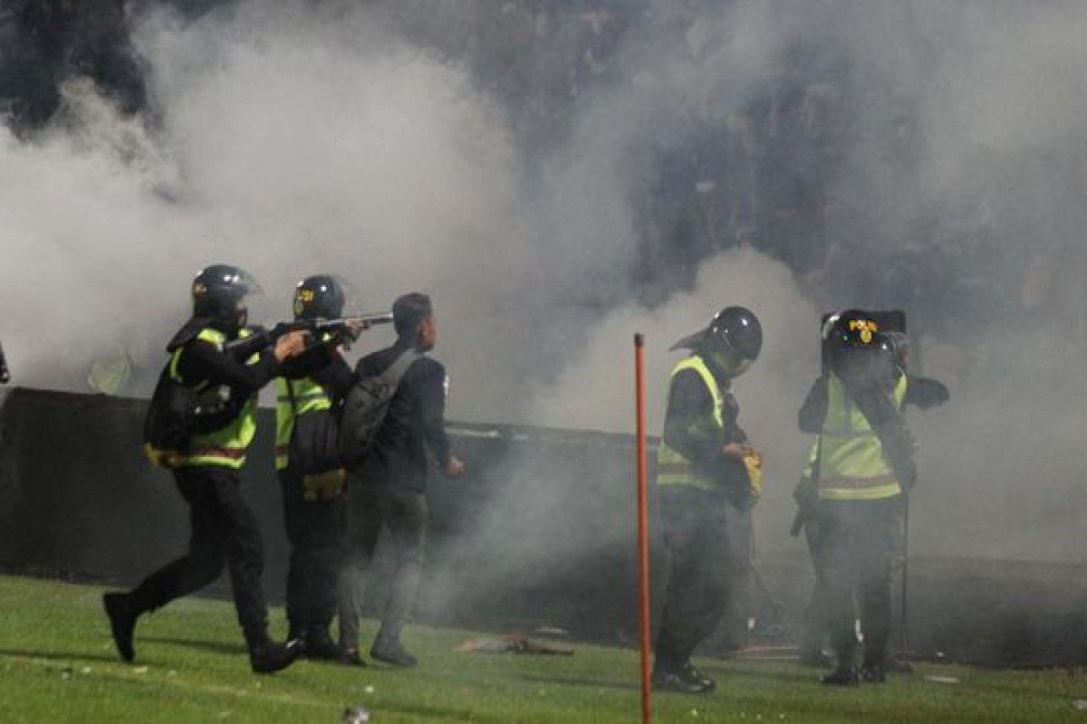 СМИ: В Аргентине во время беспорядков на футбольном матче пострадали более 100 человек